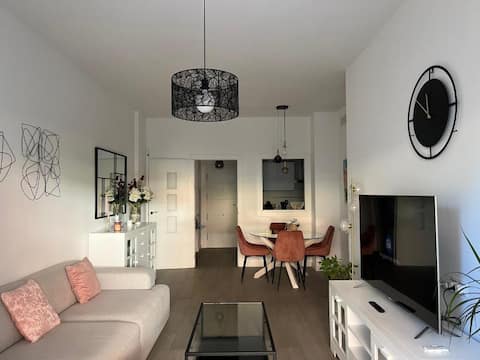 Popular Airbnb listing: Villa Bobita-Marina Golf Beach Granada in Motril