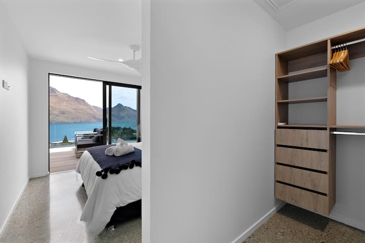 Bata con vestidor de la habitación 1