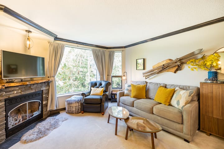 Bienvenue à The Marquise. Tout ce dont vous avez besoin est ici.  Un beau salon, un lit agréable et cosy et un foyer au gaz chaleureux ! Utilisez les superbes équipements : piscine, jacuzzi, sauna+salle de sport ! De quoi d'autre auriez-vous besoin de passer les meilleures vacances avec vos proches ?