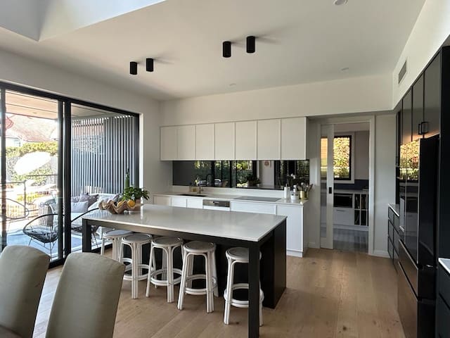 Clayfield Family Home gallery image 3