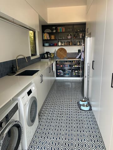 Clayfield Family Home gallery image 5