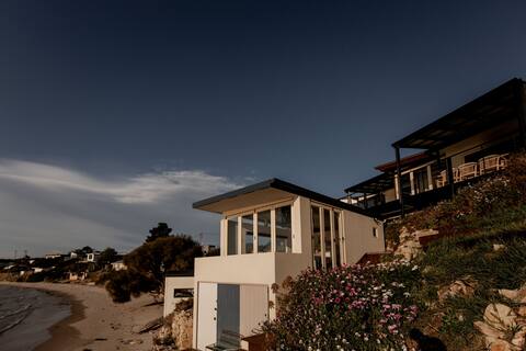 Beachfront Paradise in Opossum Bay