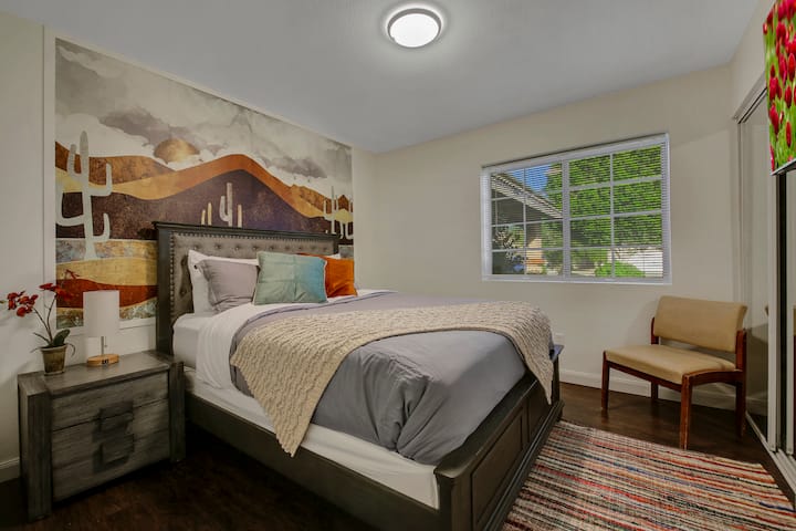 Dhomë gjumi dopio "queen" me TV