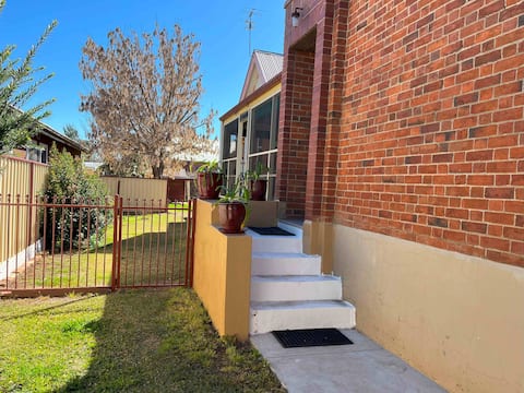 Federation home East Tamworth - Walk to CBD