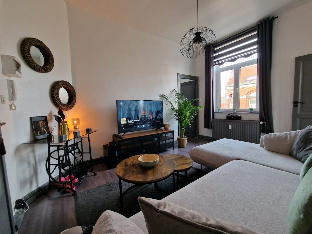 Popular Airbnb listing: Center of the cell3 in Schaerbeek Schaarbeek