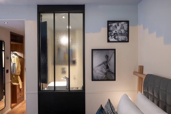 Les Artistes Hotel managed Airbnb listing 2