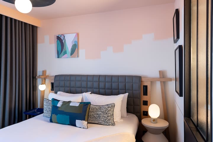 Les Artistes Hotel managed Airbnb listing 1