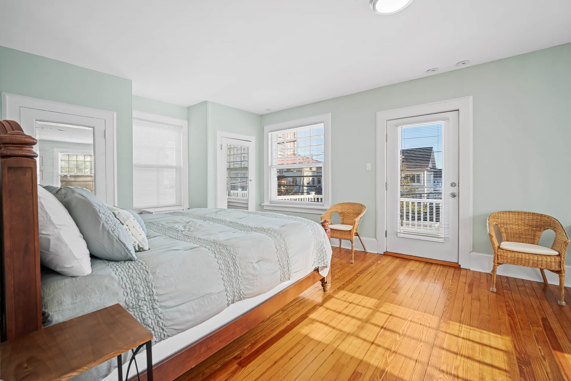 7BR w/ Ocean Views + Onsite Parking + Central A/C