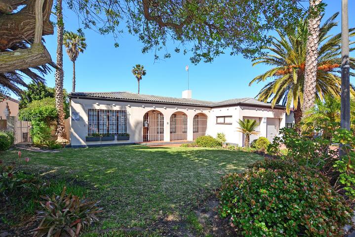 Family Home Away From Home gallery image 2