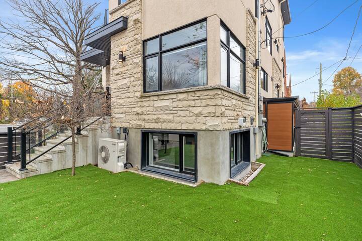 Luxurious Oasis – Rooftop terrace Old Ottawa South gallery image 3