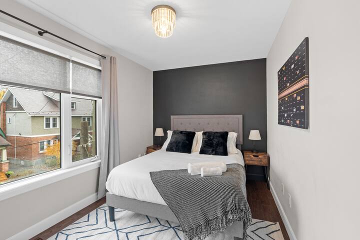 Luxurious Oasis – Rooftop terrace Old Ottawa South gallery image 5