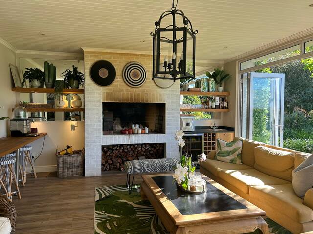 Beautiful Upper Claremont family home gallery image 5