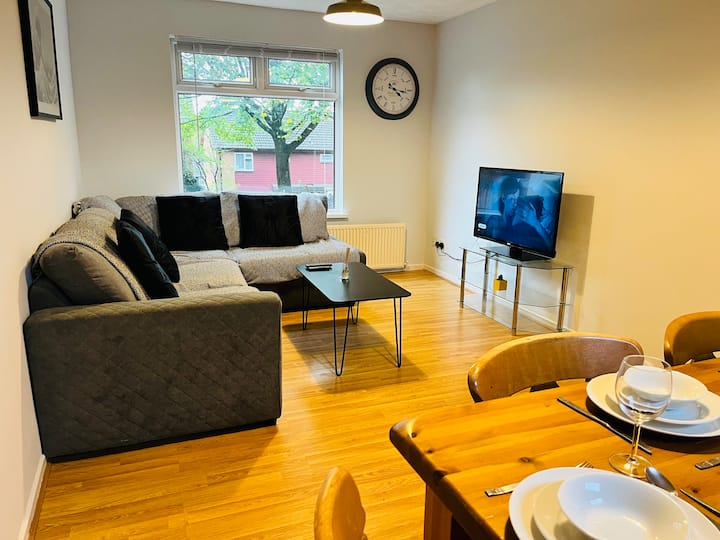 Conveniently Located House - Cardiff