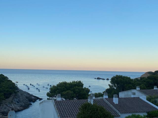 Amazing villa at the sea gallery image 2