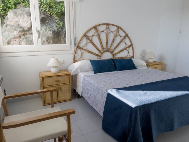 Amazing villa at the sea gallery image 4