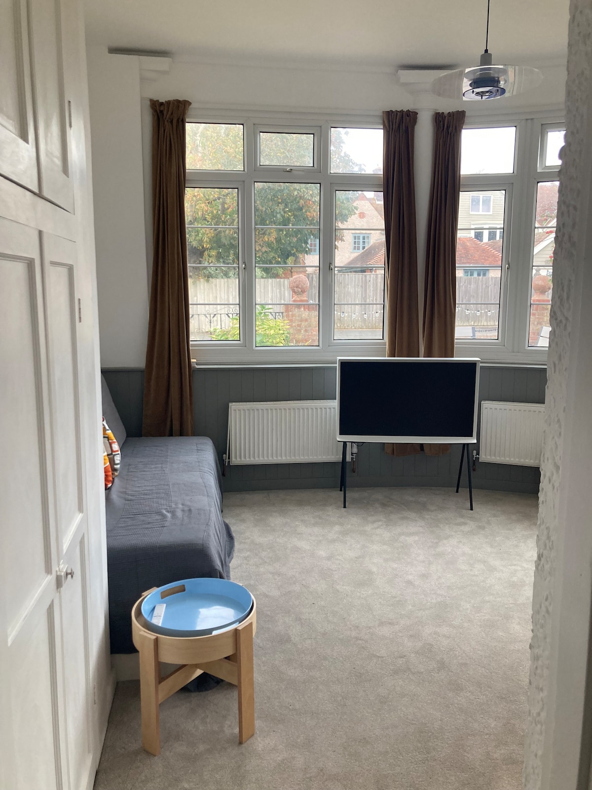 Popular Airbnb listing: Quirky flat in Seaview a minute from sea, sleeps 4 in Nettlestone And Seaview