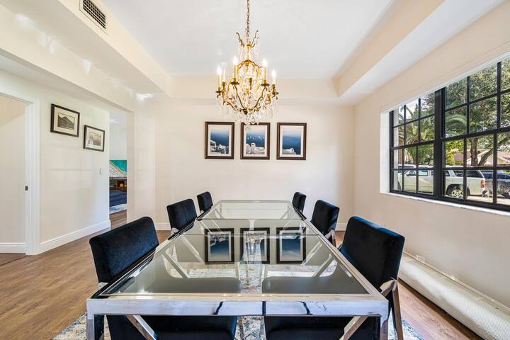 Comfort & Style! gallery image 4