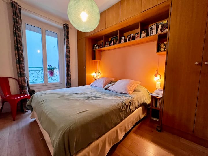 غرفة النوم 1. سرير بحجم كوين. في الفناء.