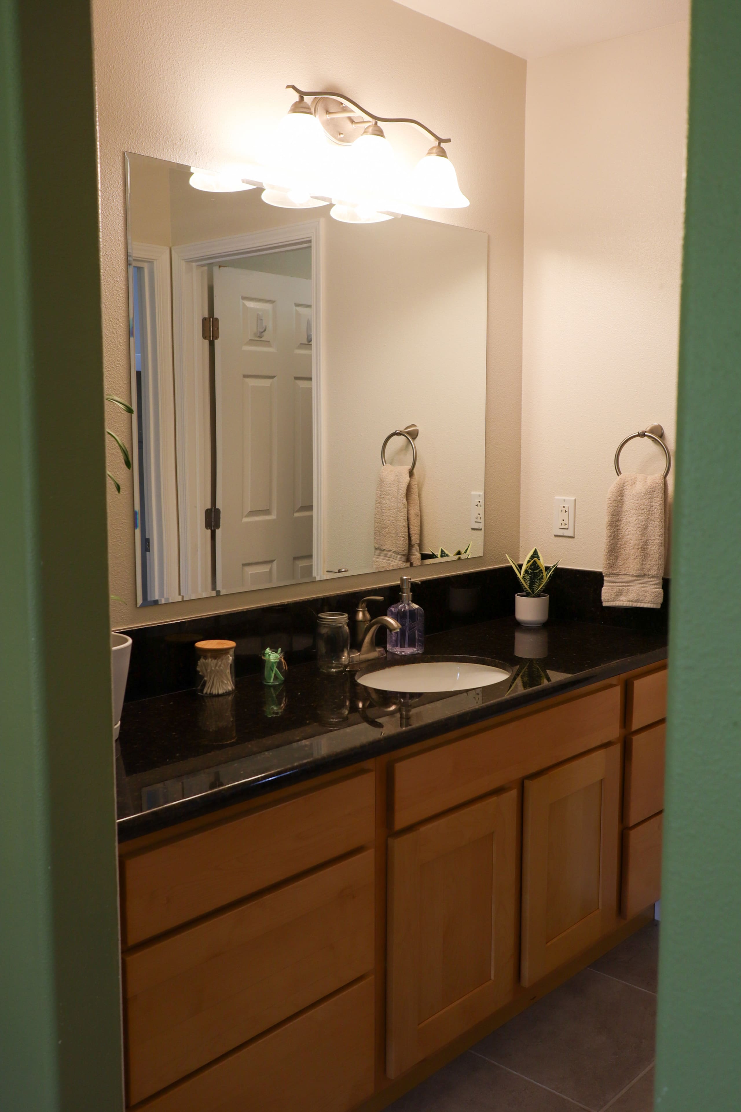 Home in Keaau · ★5.0 · 3 bedrooms · 4 beds · 2 private baths - Photo 23