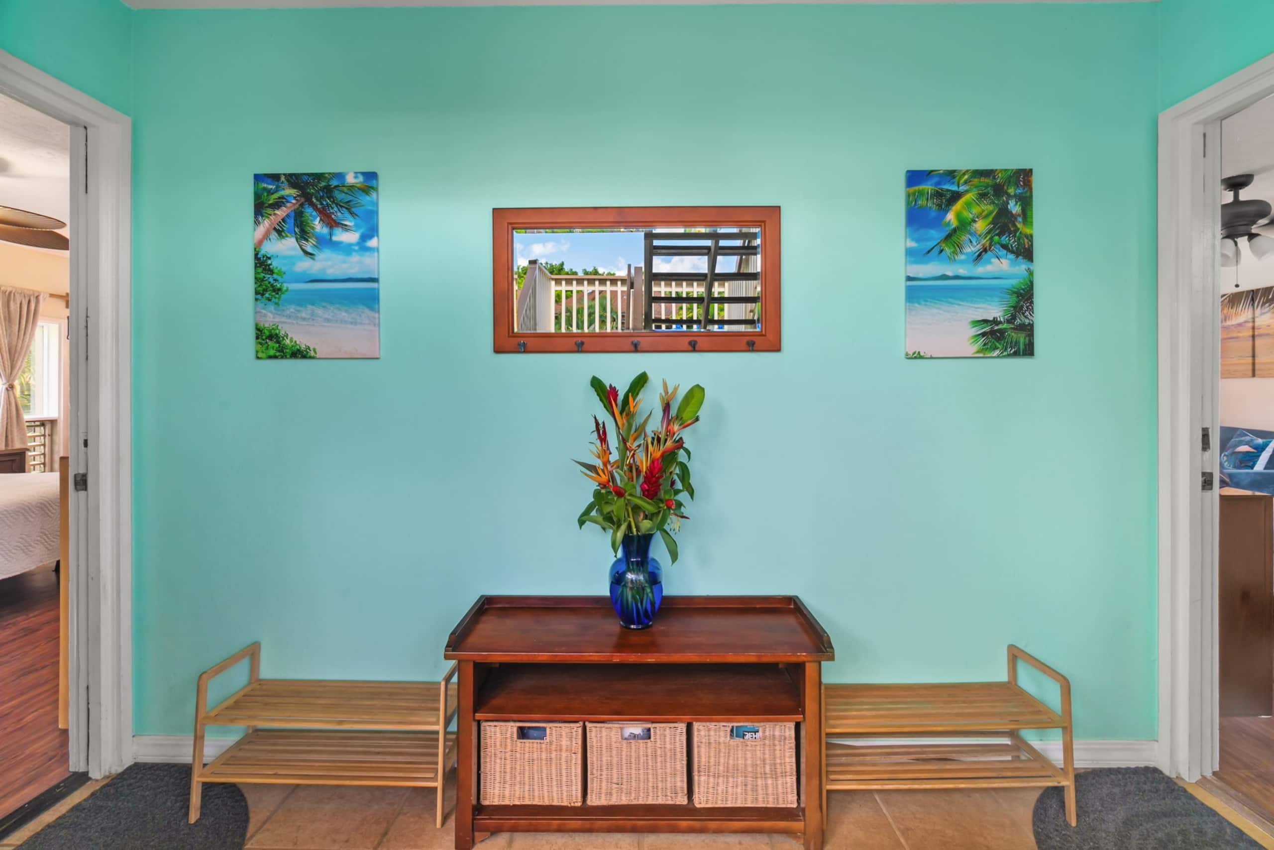 North shore condo w/ pool & private laundry - Image 2