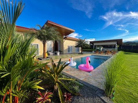 Mayoli Hill Deluxe Farmhouse