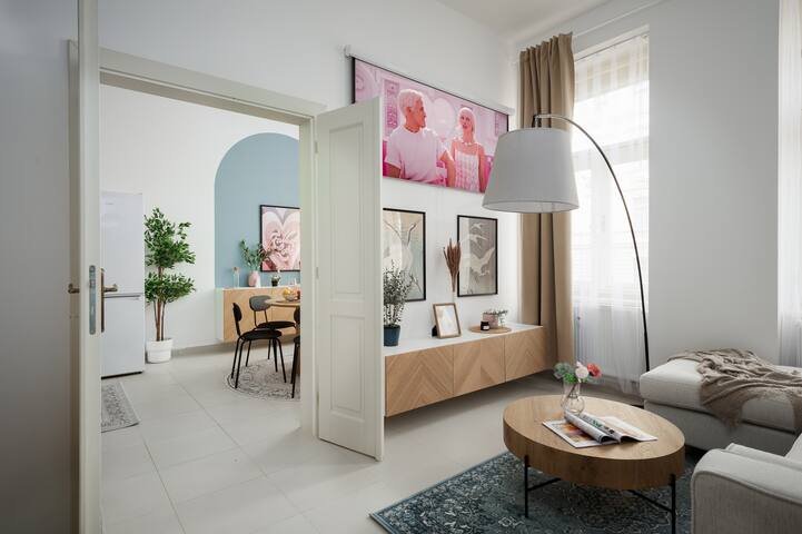 Barbie & Ken’s: NEW 2BDR-2Bath home, Sauna&Balcony