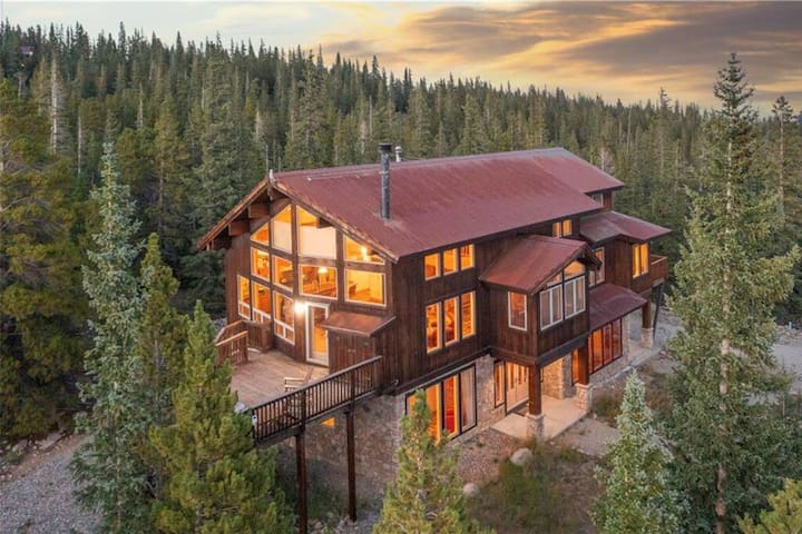 Moose Rock Reserve - LUX, Hot tub, Sauna, Views