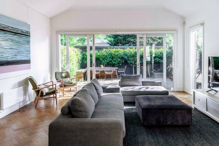 Town House by the Beach gallery image 5