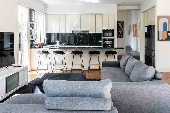 Town House by the Beach gallery image 4