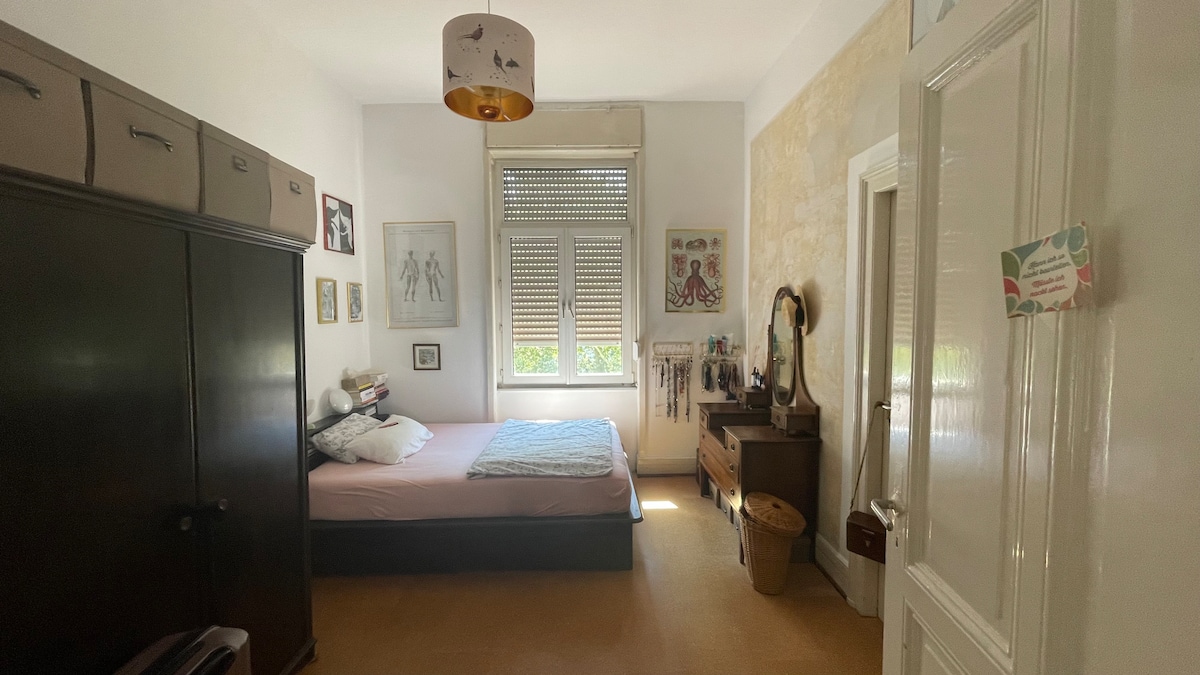 Top Airbnb: Cozy apartment in a prime location in Frankfurt Am Main
