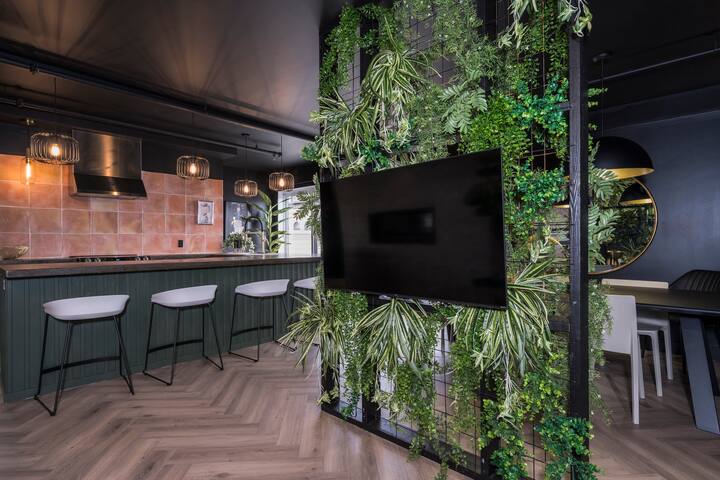 Deluxe Penthouse / / 2 in 1 Downtown Quebec City gallery image 3