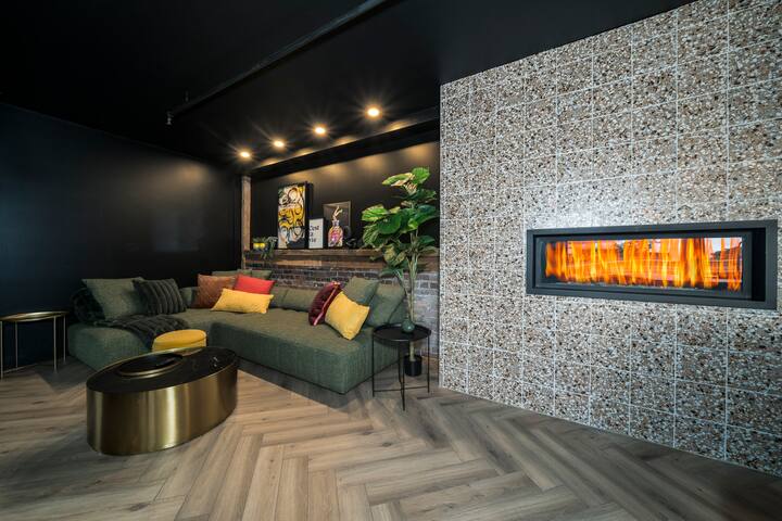 Deluxe Penthouse / / 2 in 1 Downtown Quebec City gallery image 4