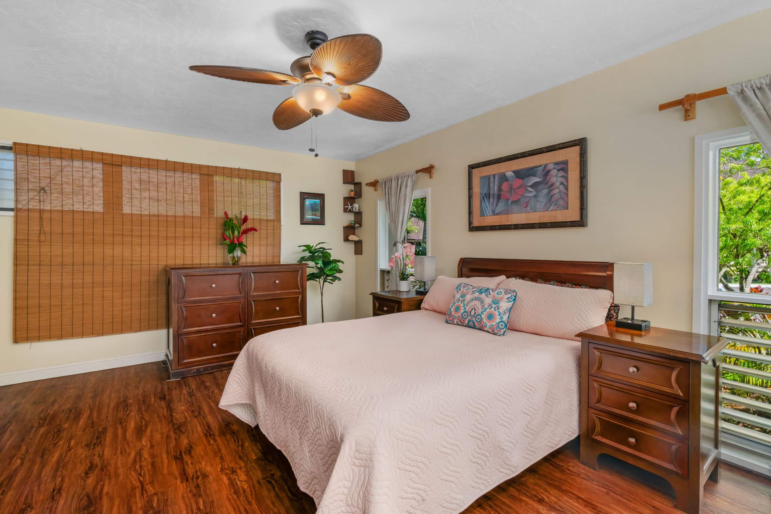 North shore condo w/ full kitchen, laundry & pool - Image 3