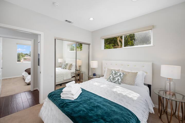 Newly Renovated Modern house-20 mins to Disneyland