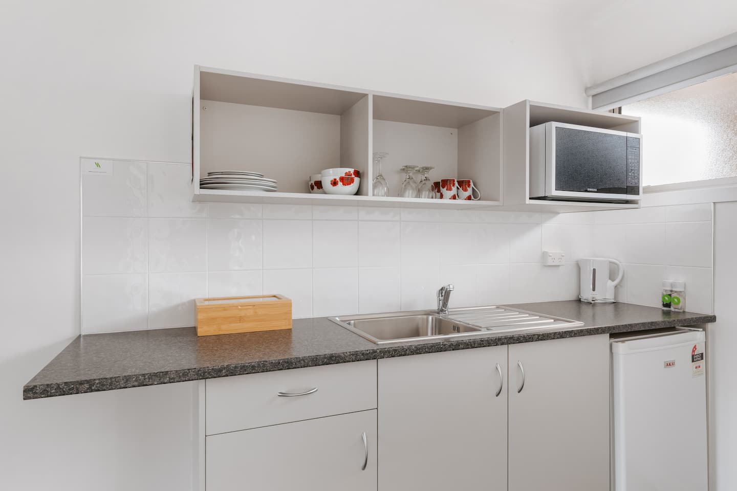 One Bedroom Apartment W Aircon - Avalon Motel 3
