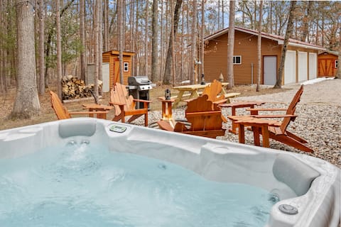 Reel Paradise, The Fishermen Cabin: Hot Tub & Fun!