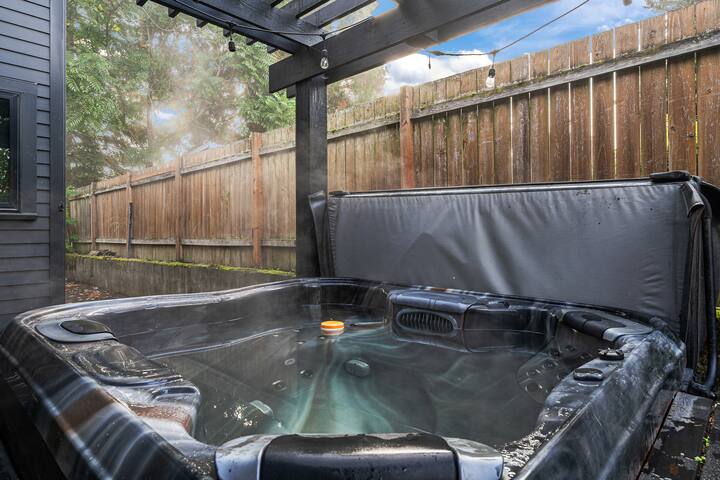 Bright and modern 2bd/2.5ba- close to Alberta st! gallery image 5