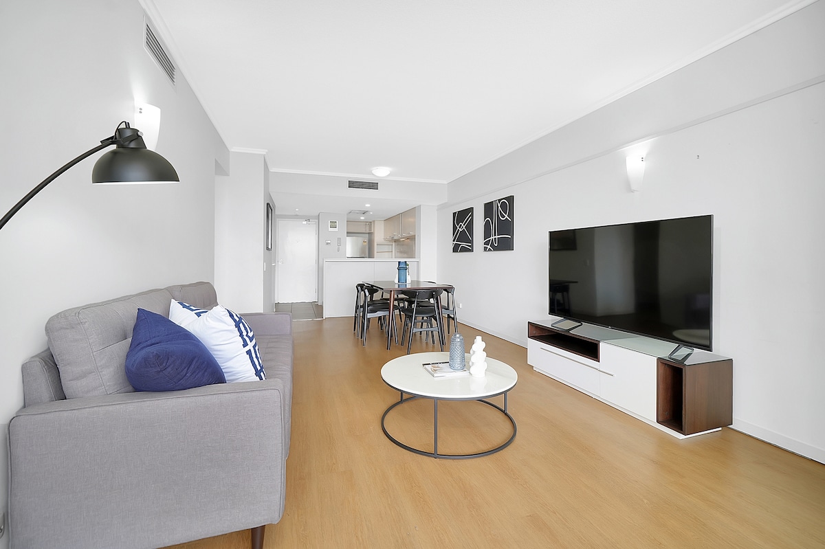 Popular Airbnb listing: Spacious 2Bed 2Bath @ SpringHill in Spring Hill