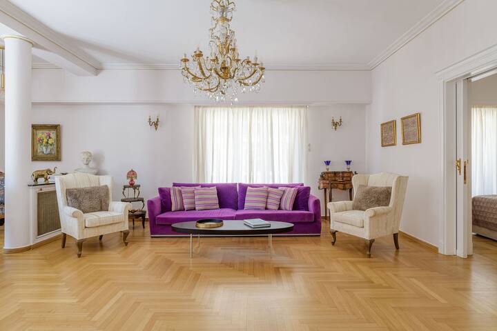 The Avant Garde gallery image 4