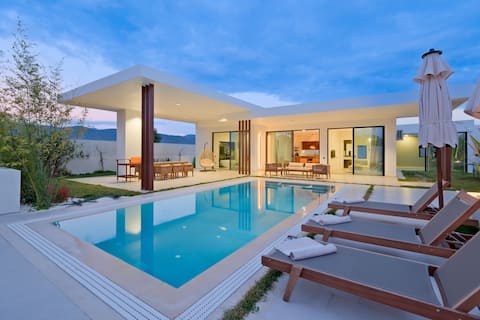 Ashta / Zen Suite with indoor hot pool