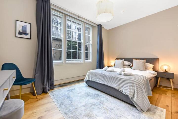 Super High-End Kensington House near Hyde Park gallery image 2