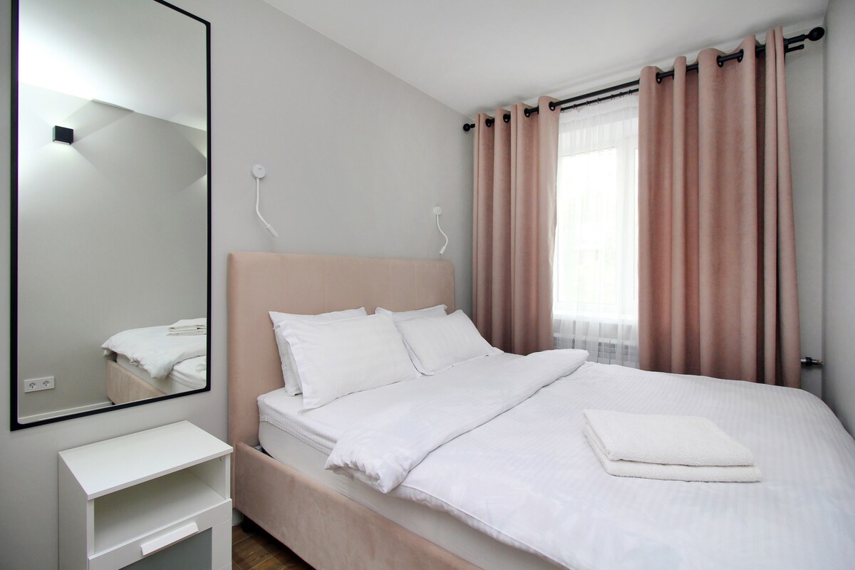 Დიდი საწოლი 2 × 1,6 მეტრი