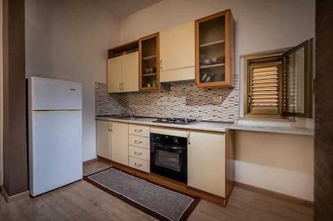Popular Airbnb listing: holiday home the window on the port in Castellammare Del Golfo