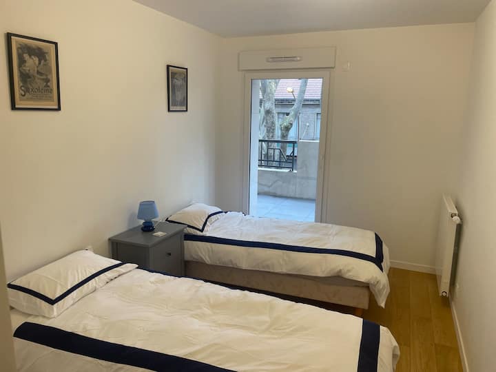 Spavaća soba 4 s pristupom balkonu
Spavaća soba br. 4 s izlazom na balkon