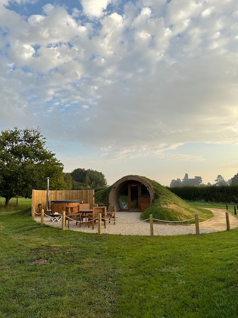 Popular Airbnb listing: The Roost in Worcestershire