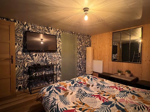 La Petite Genève Room