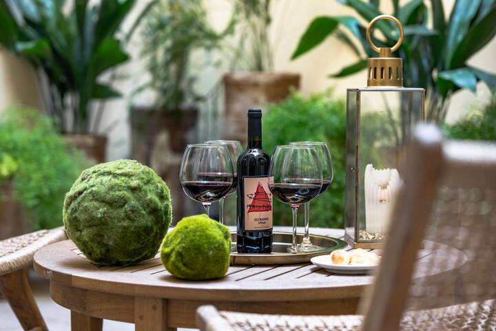 Luxury, location & comfort w/complimentary wine! gallery image 3