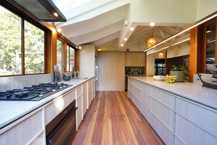 BiRDHOUSE Byron Bay gallery image 2