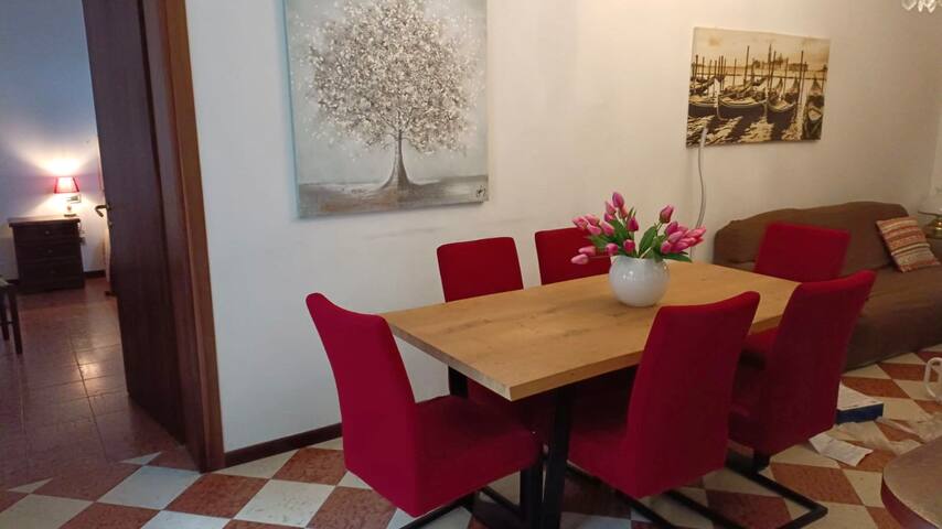 Casa con giardino, Cannaregio, 3 camere 2 bagni gallery image 5