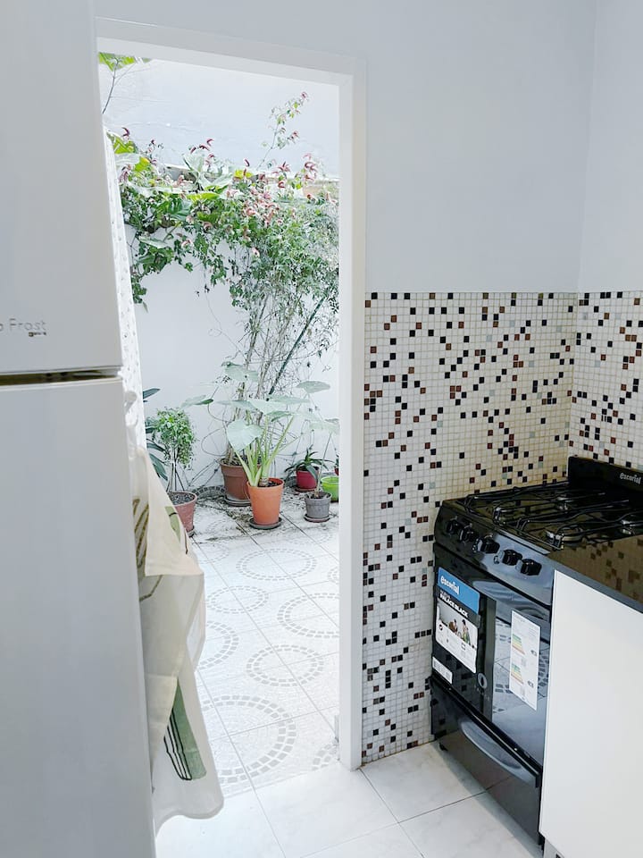 Apartamento de 2 ambientes com pátio em Saavedra